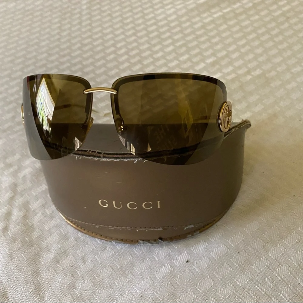 Gucci Women's Brown Gradient Shield Sunglasses Y2K
